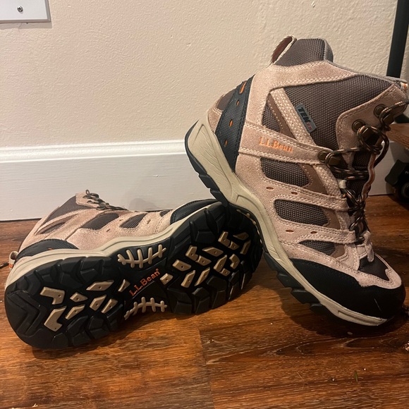 L.L. Bean Women’s Hiking Boots, Size 9.5 - Picture 6 of 9
